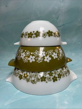 Vintage Pyrex Spring Blossom/Crazy Daisy 441-442-443 Cinderella Mixing Bowl set
